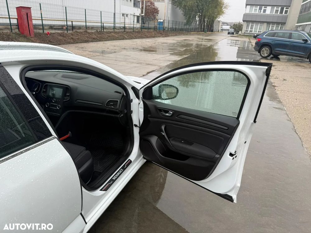 Renault Megane TCe GPF Business - 10