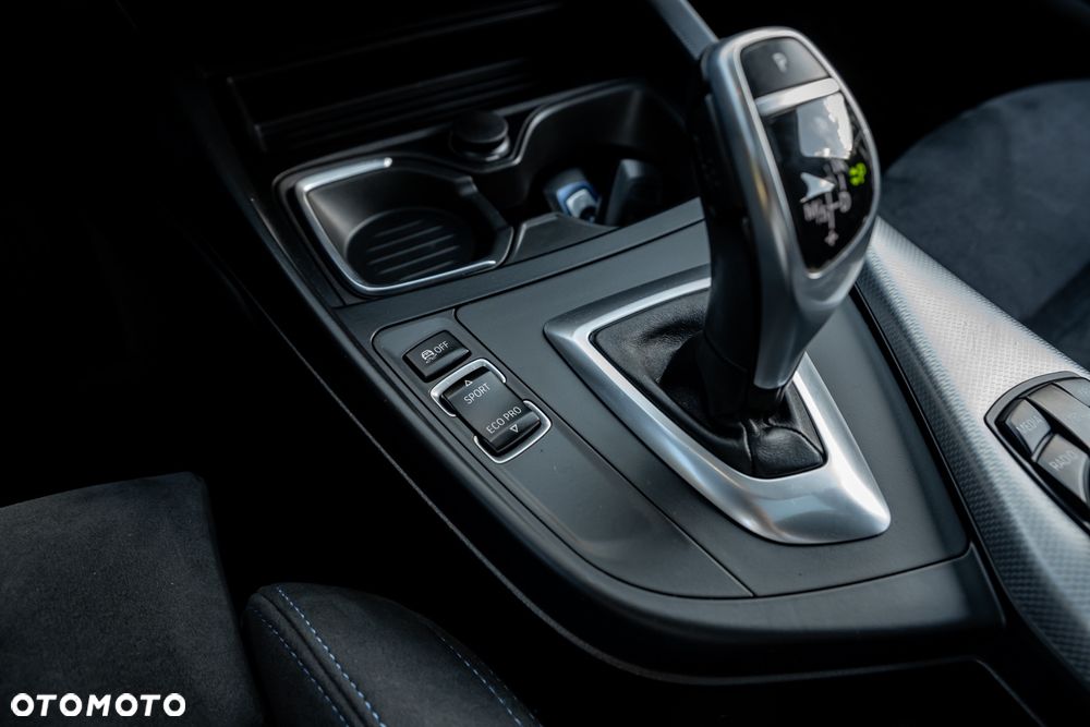BMW Seria 1 125d - 38