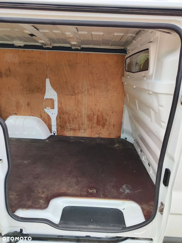 Opel Vivaro - 10