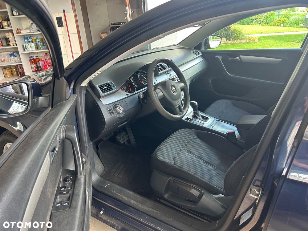 Volkswagen Passat 2.0 TDI Comfortline DSG - 12