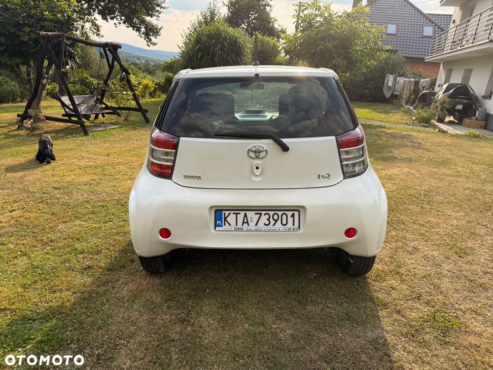 Toyota iQ 1.4 D-4D - 9