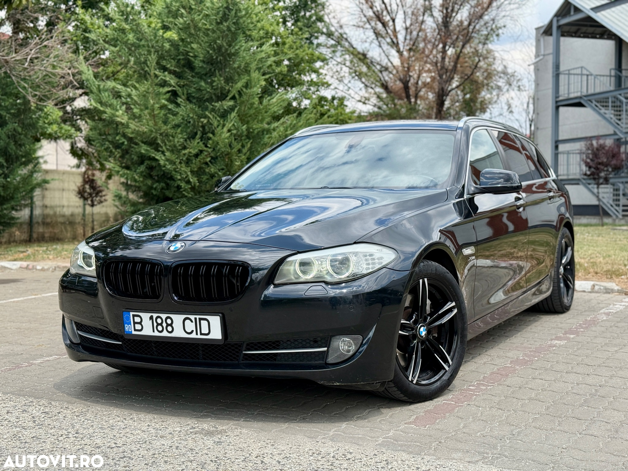 BMW Seria 5 520d xDrive Touring Aut. - 3