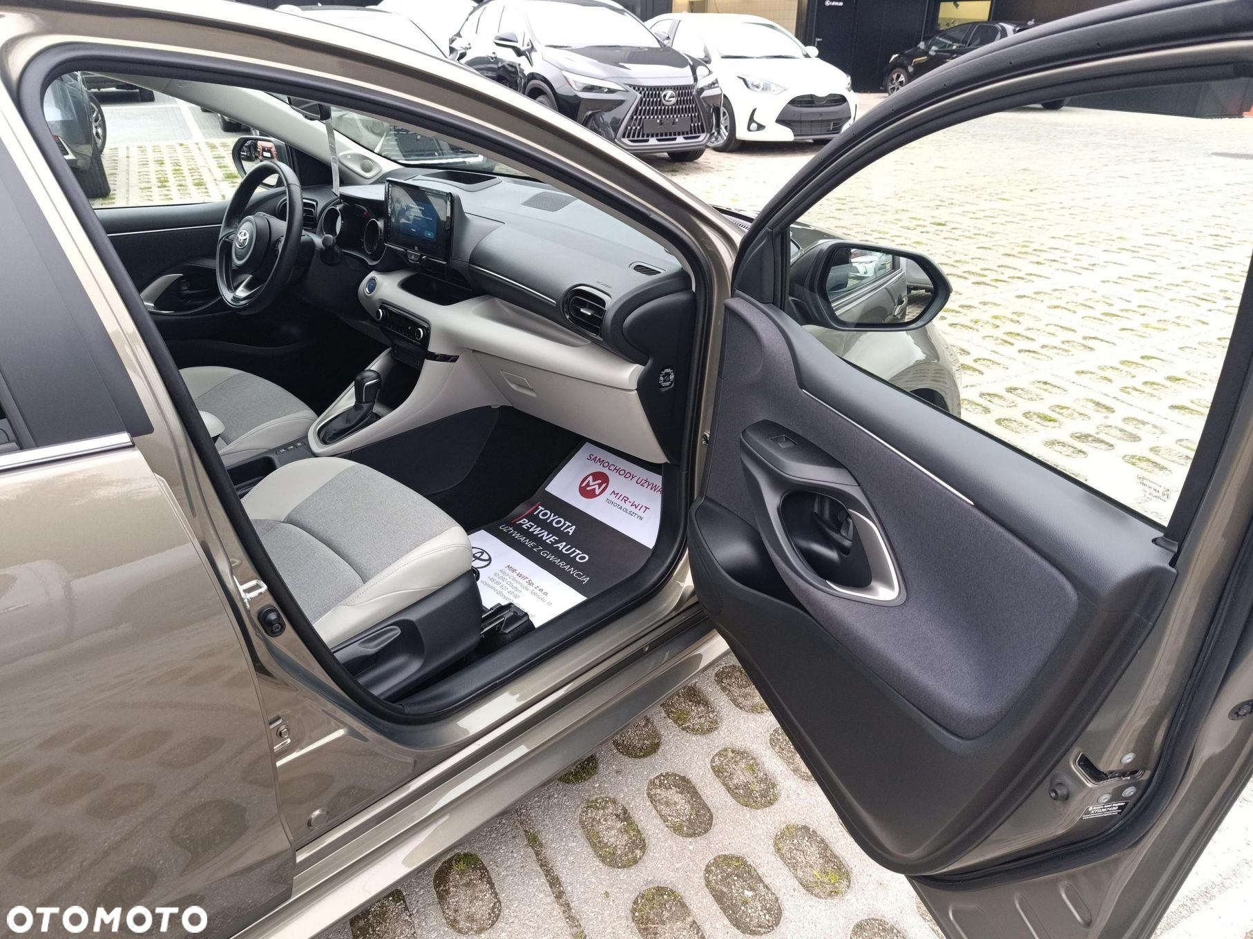 Toyota Yaris - 16
