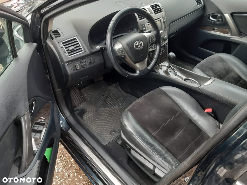 Toyota Avensis 1.8 Premium MS - 9