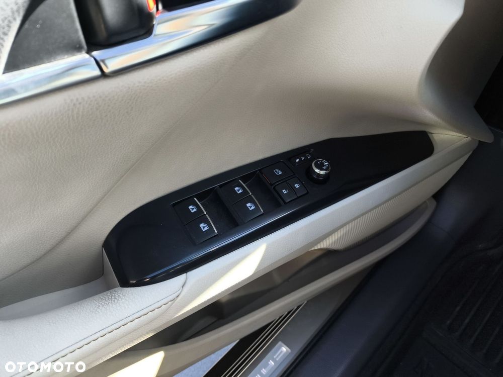 Toyota Camry 2.5 Hybrid Executive CVT - 21