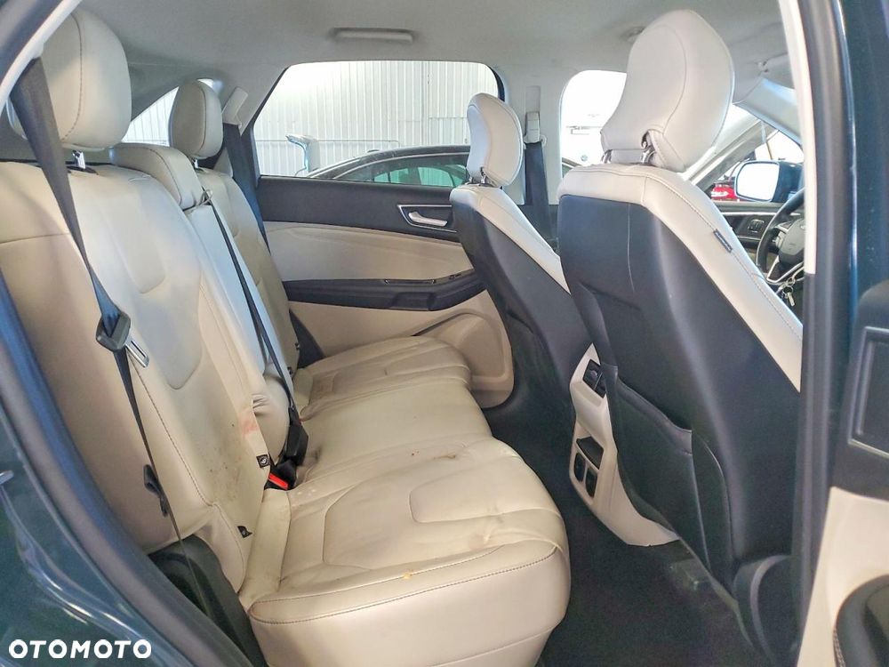 Ford Edge - 8