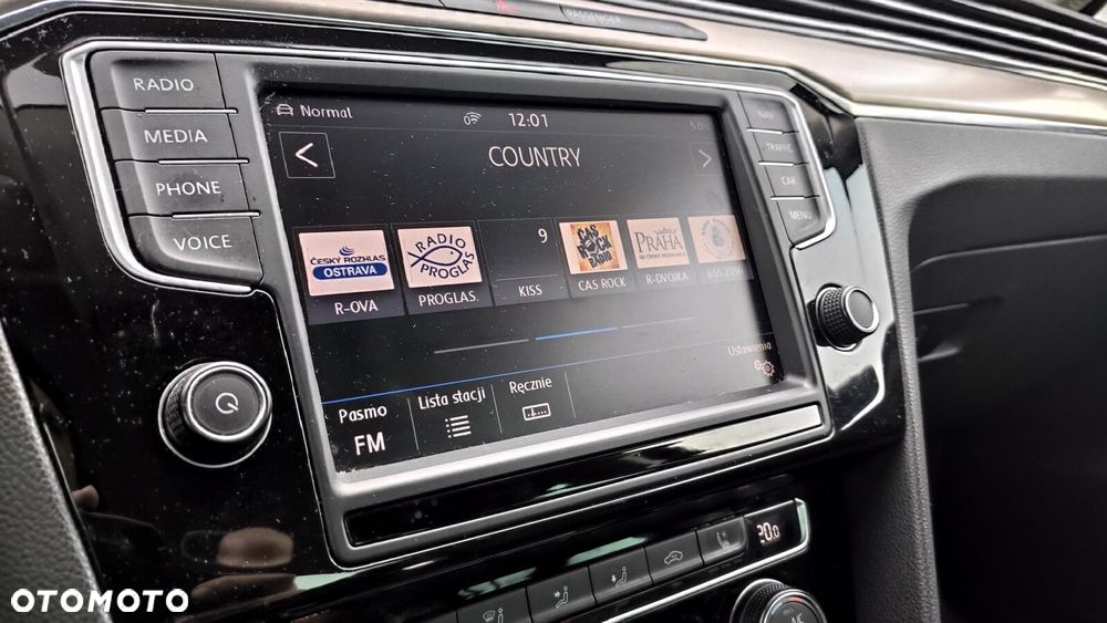 Volkswagen Passat - 19