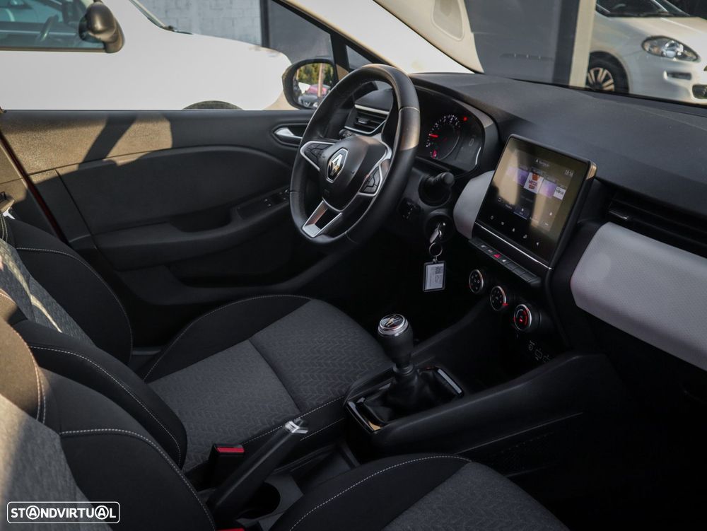 Renault Clio - 19