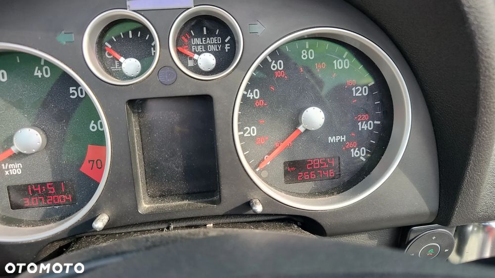 Audi TT Roadster 1.8 T quattro - 12