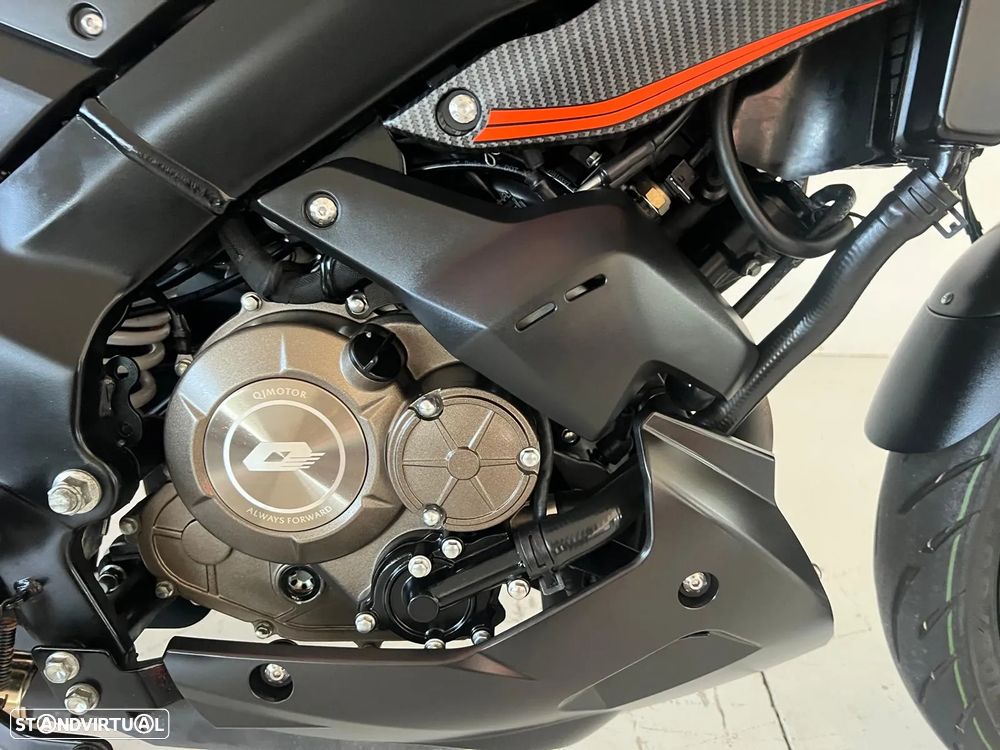 QJ Motor SRK 125S - 15