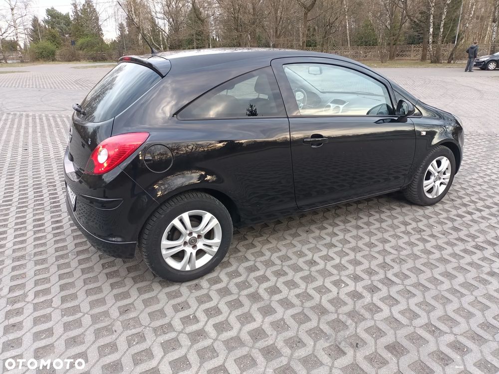 Opel Corsa 1.2 16V Edition - 4