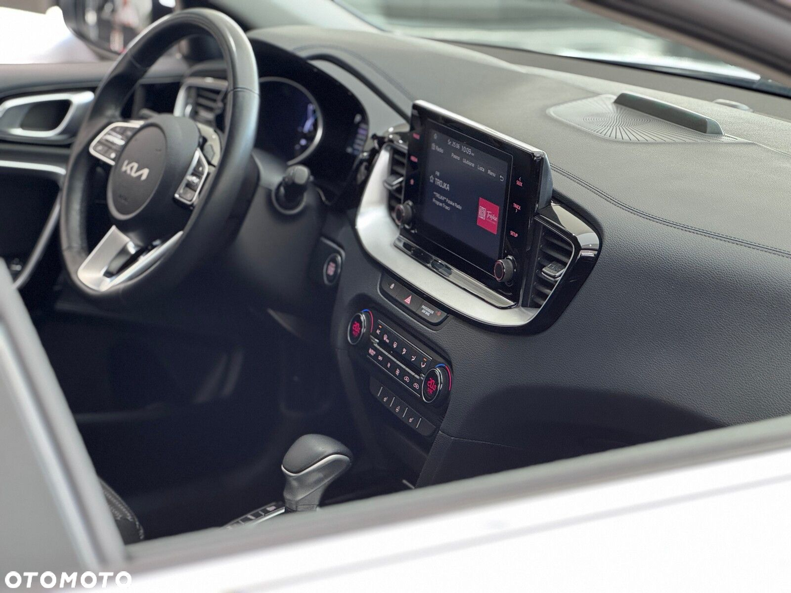 Kia Ceed - 37