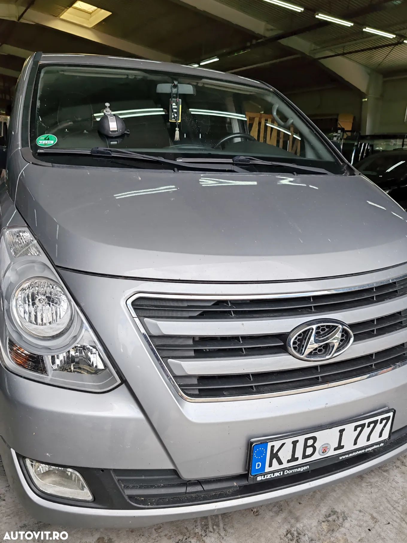 Hyundai H-1 - 1