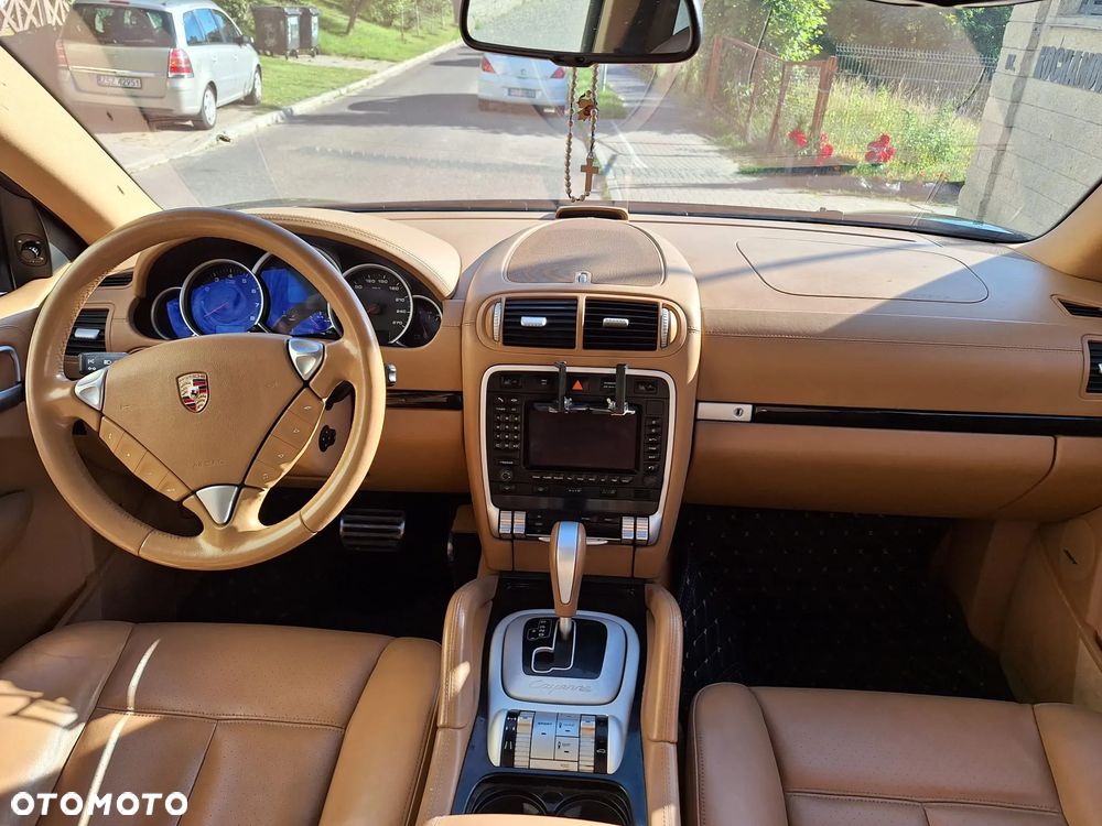 Porsche Cayenne - 13