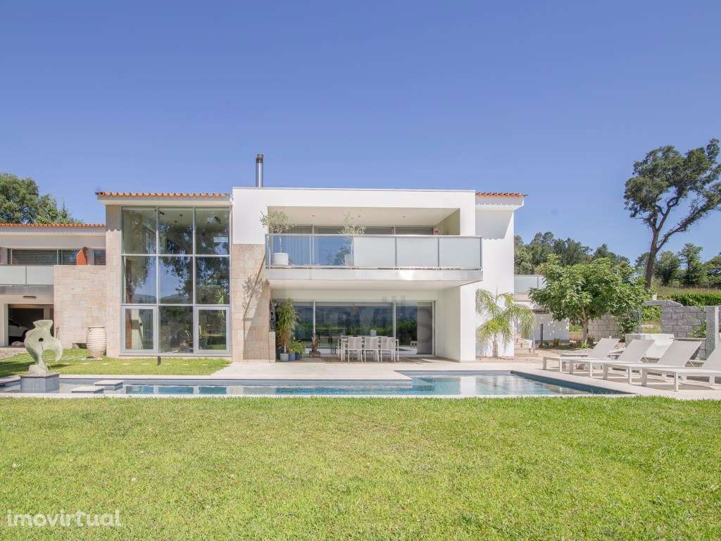 Moradia de Charme T3+1 com Jardim e Piscina - Grande imagem: 2/58