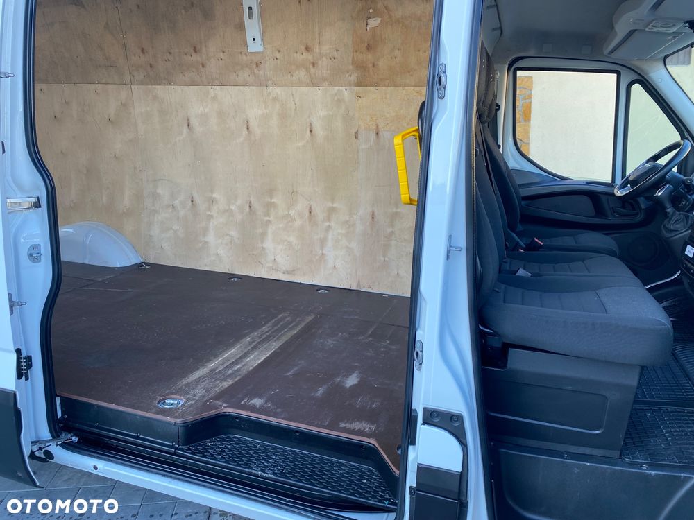 Iveco DAILY 3.0 HI MATIC 35-180, MAX długi, zakupiony w salonie w Rzeszowie, serwisowany, bezwypadkowy, pełna dokumentacja - 28