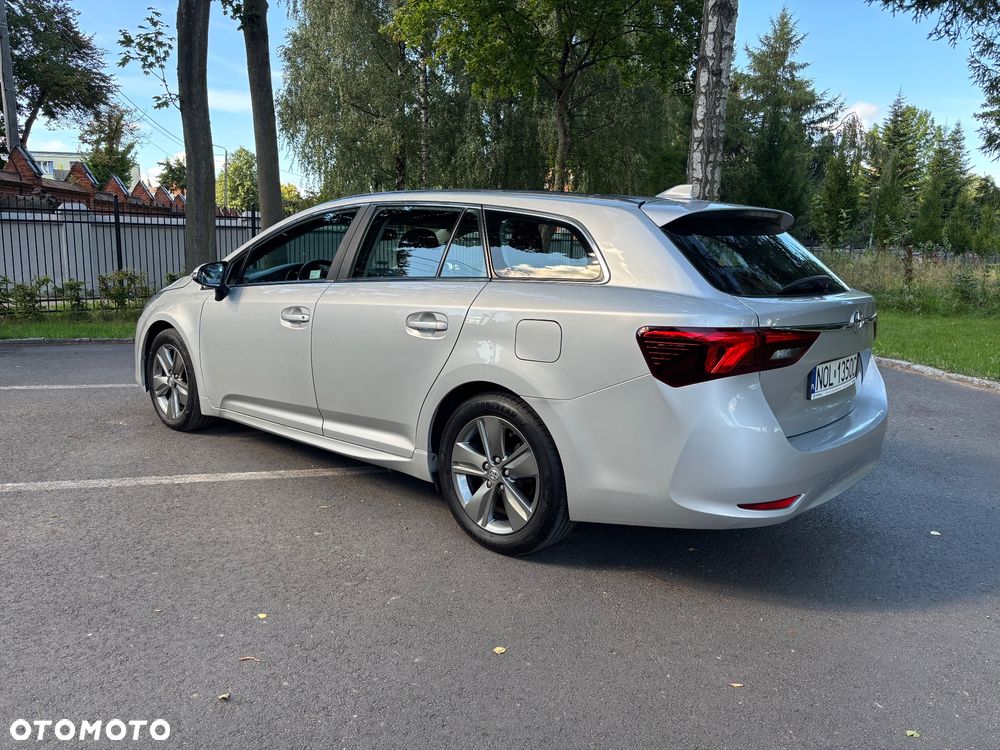 Toyota Avensis 2.0 D-4D Premium - 4