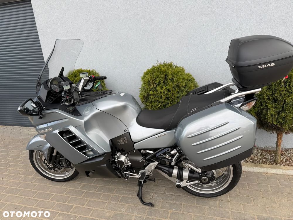 Kawasaki GTR - 38