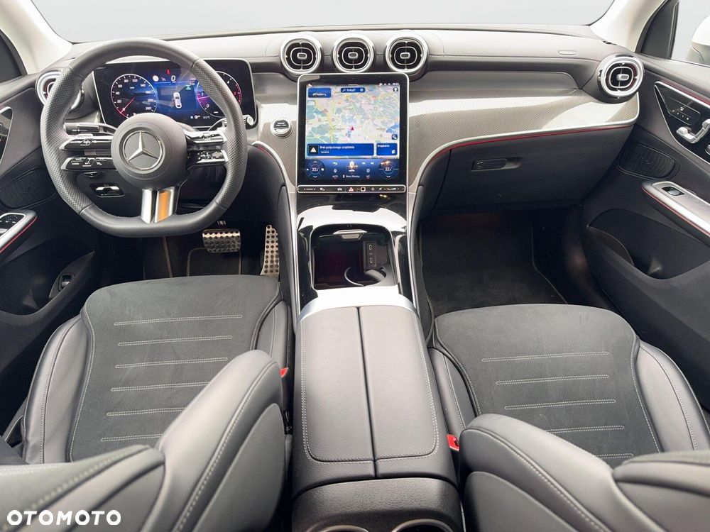 Mercedes-Benz GLC - 21