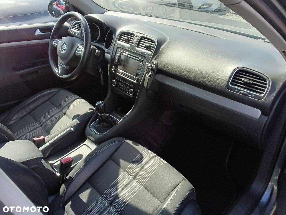 Volkswagen Golf - 8