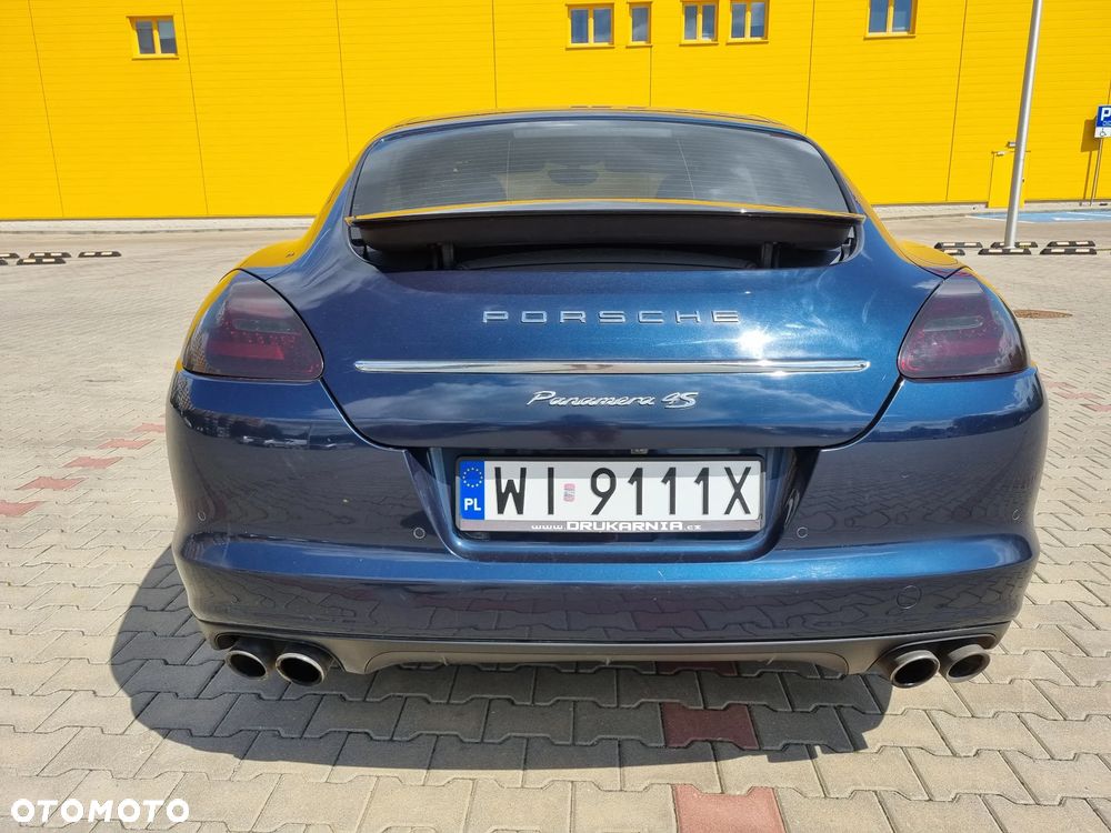 Porsche Panamera 4S - 8