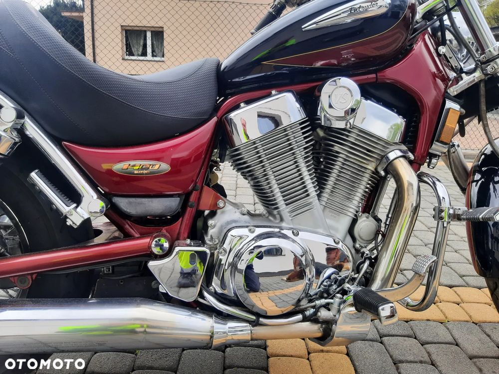 Suzuki Intruder - 8