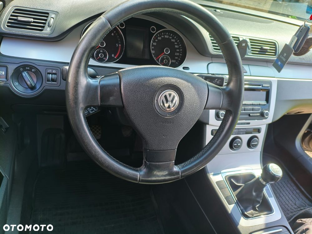 Volkswagen Passat 2.0 TDI DPF 4Mot Comfortline - 10