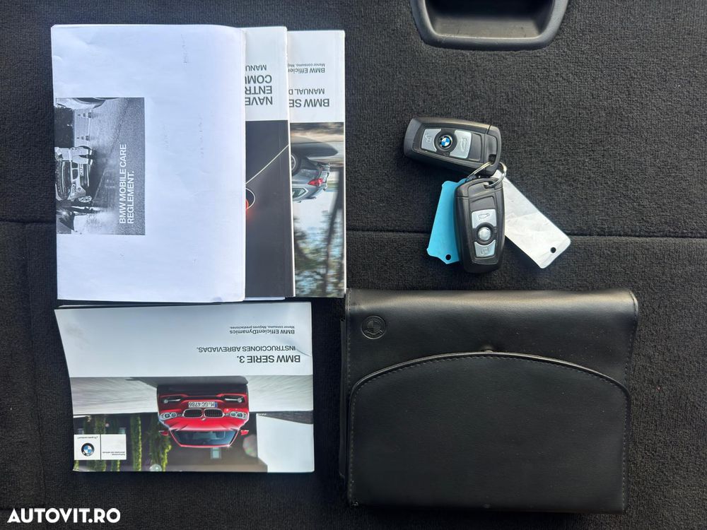 BMW Seria 3 320d Aut. - 28