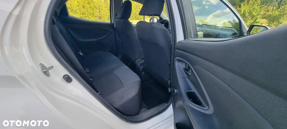 Toyota Yaris - 16
