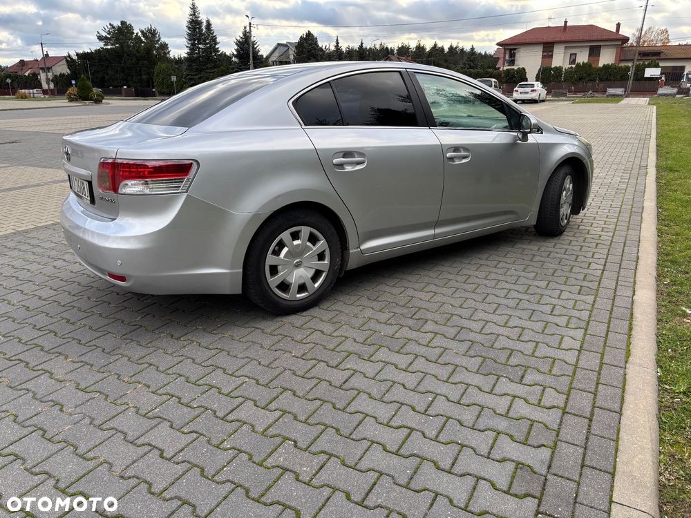 Toyota Avensis 1.8 Luna - 8