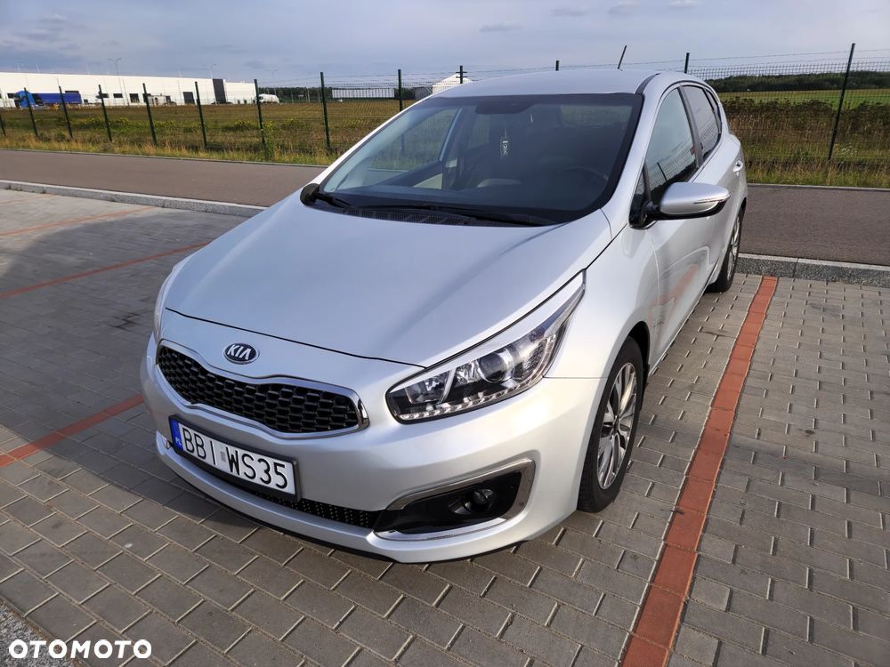Kia Ceed Cee'd 1.6 CRDi L Business Line DCT - 13