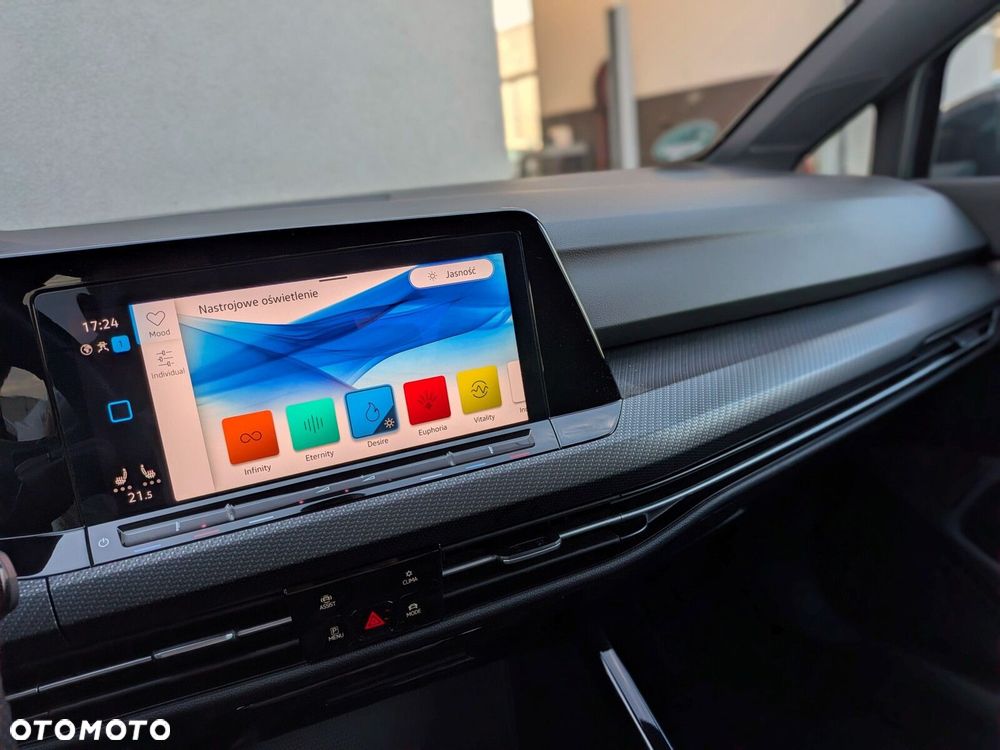 Volkswagen Golf 1.5 eTSI R-Line DSG - 30