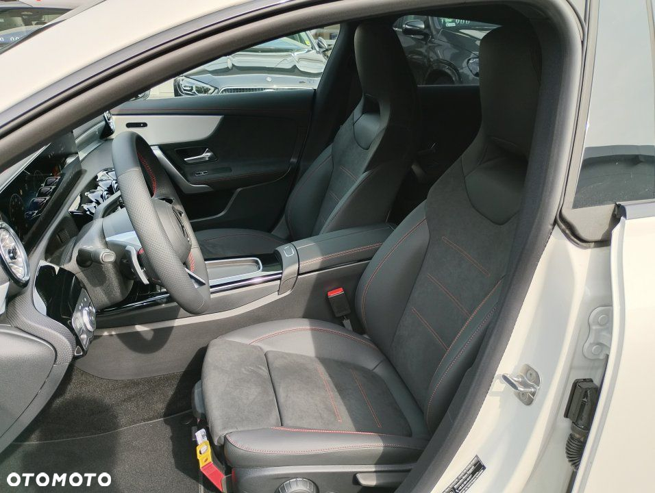 Mercedes-Benz CLA - 9