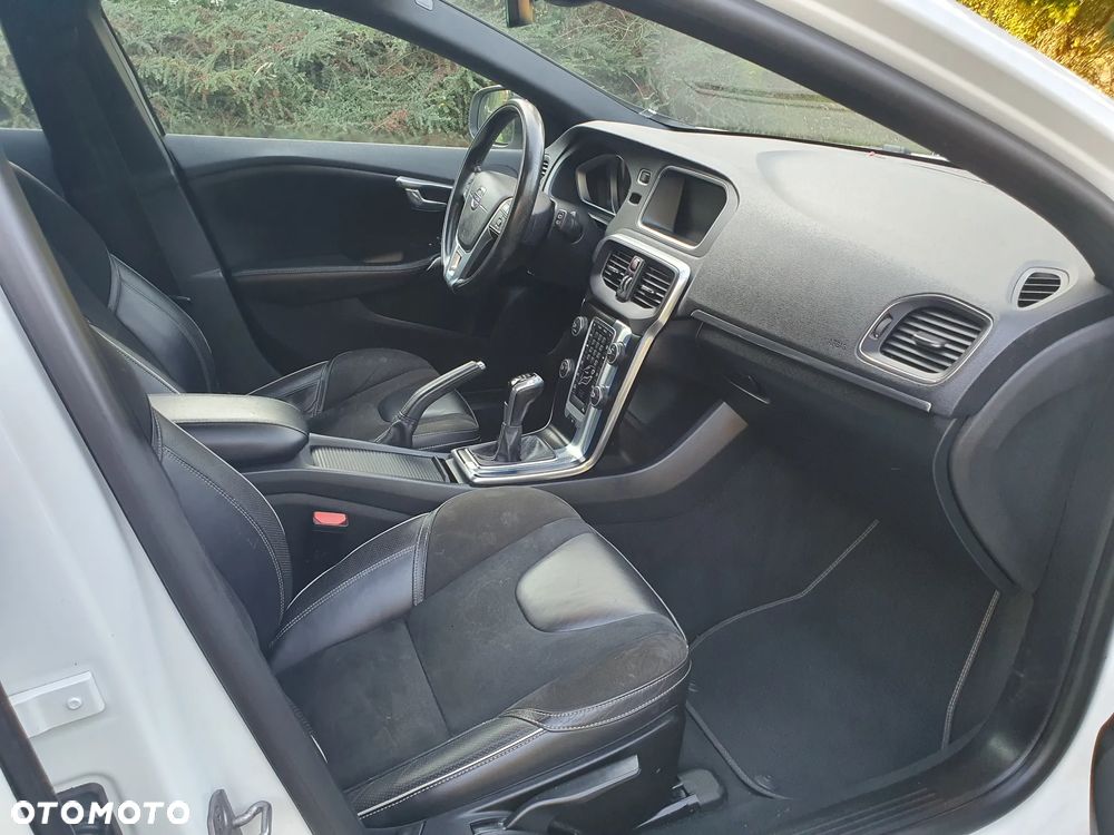 Volvo V40 D2 Drive-E R-Design Kinetic - 21