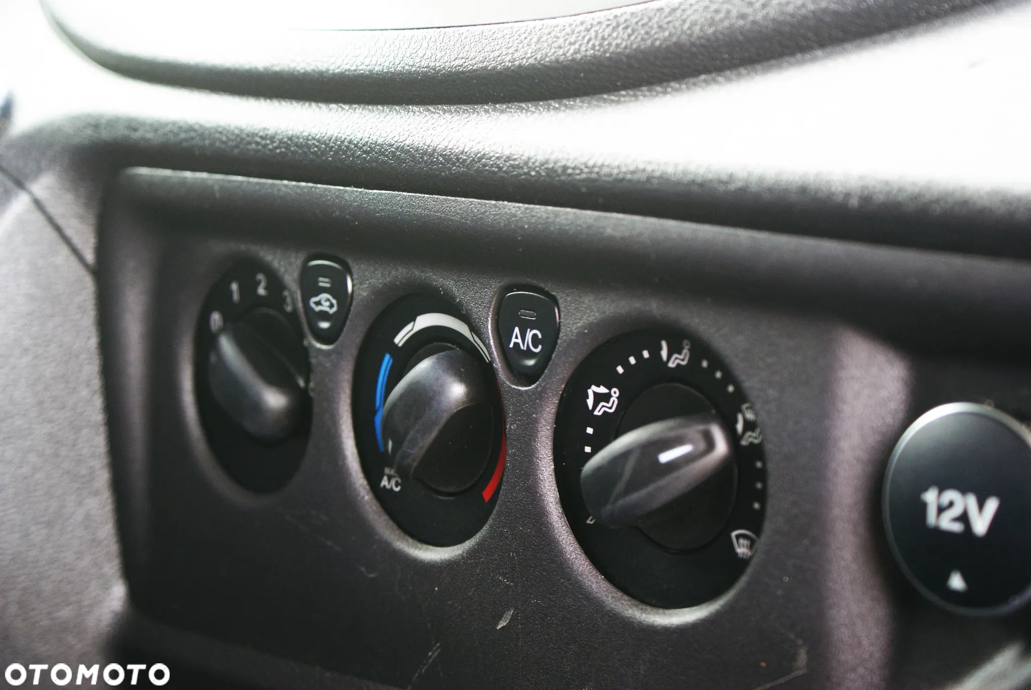 Ford Transit - 10