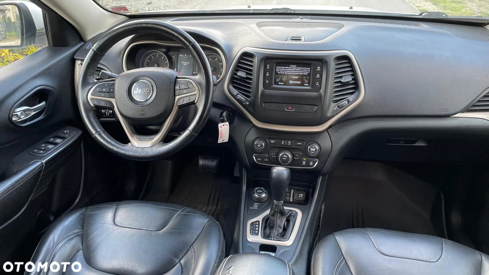 Jeep Cherokee - 16