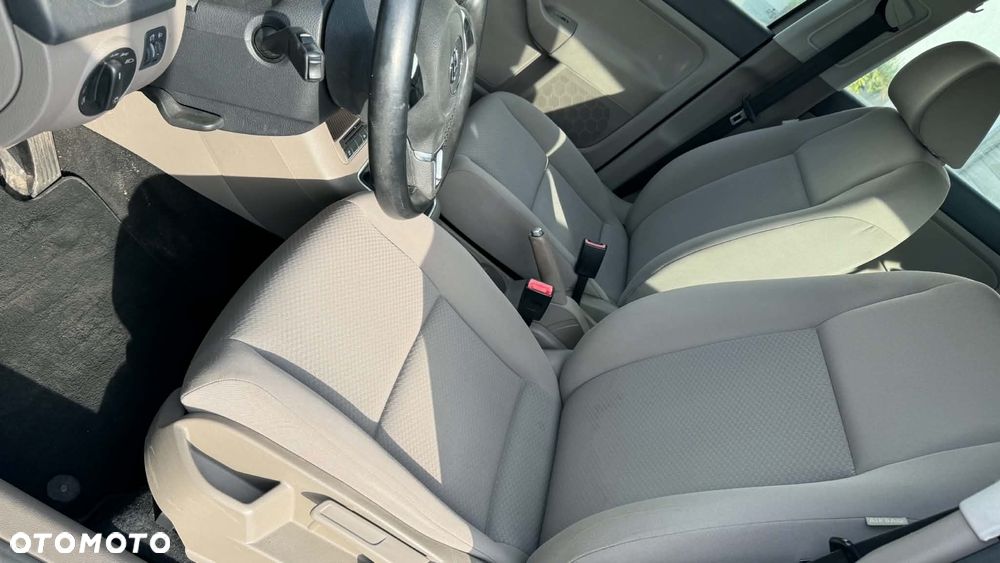 Volkswagen Golf Plus - 15