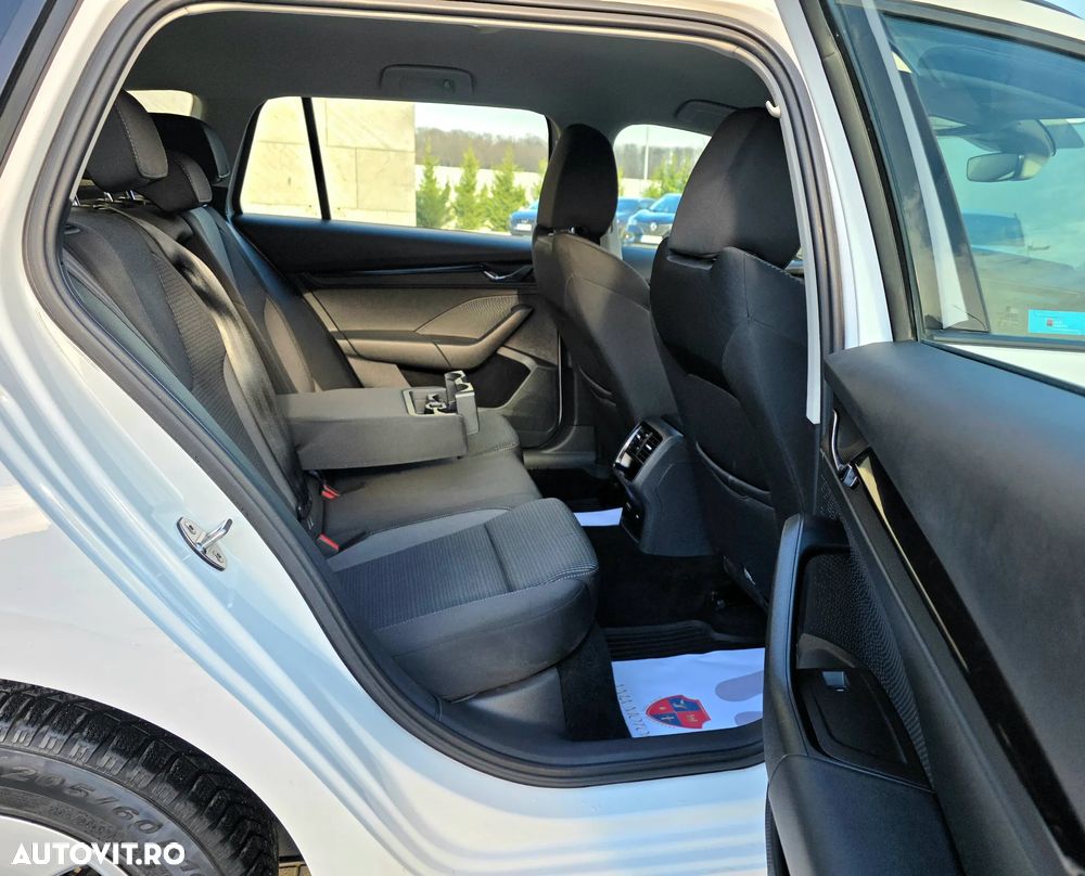 Skoda Octavia Combi 2.0 TDI Ambition - 27