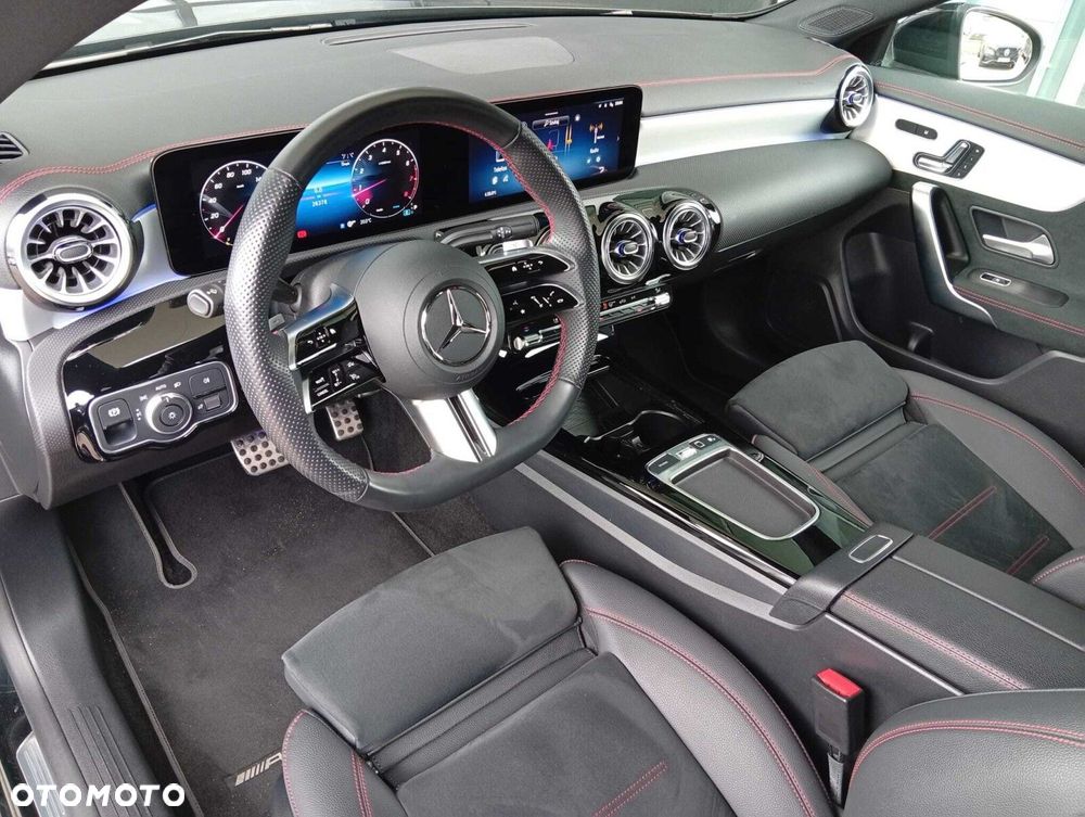 Mercedes-Benz CLA 200 mHEV AMG Line 7G-DCT - 11