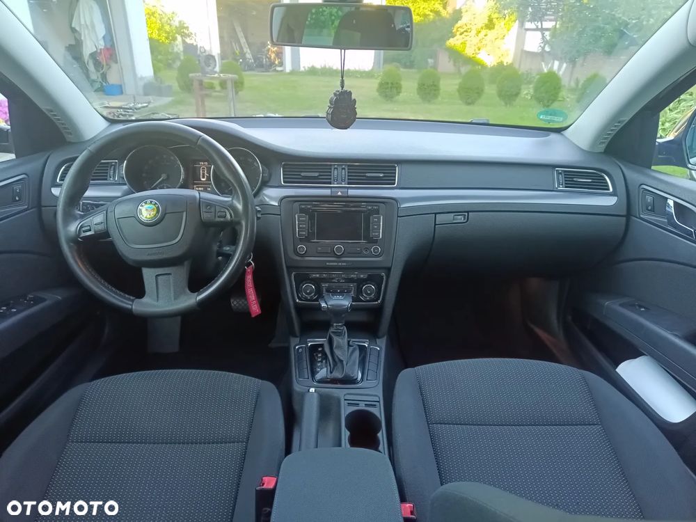 Skoda Superb 2.0 TDI Comfort DSG - 5