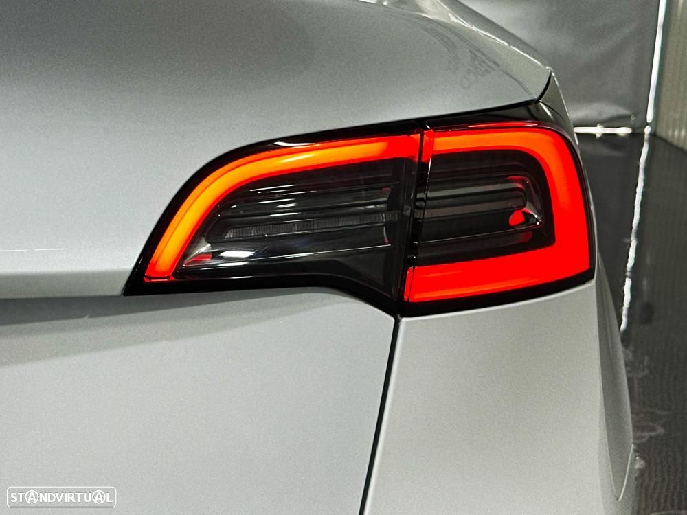 Tesla Model Y Long Range Dual Motor AWD - 54