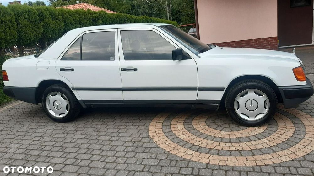 Mercedes-Benz W124 (1984-1993) - 25