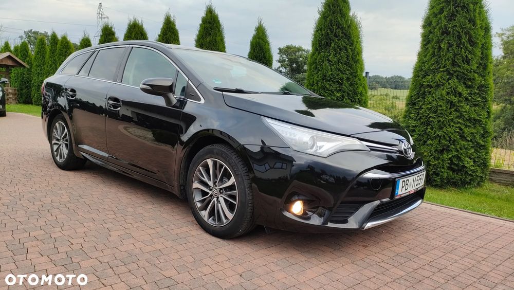 Toyota Avensis 2.0 D-4D Premium - 21