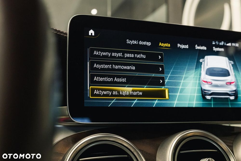 Mercedes-Benz GLC 300 e 4-Matic - 24