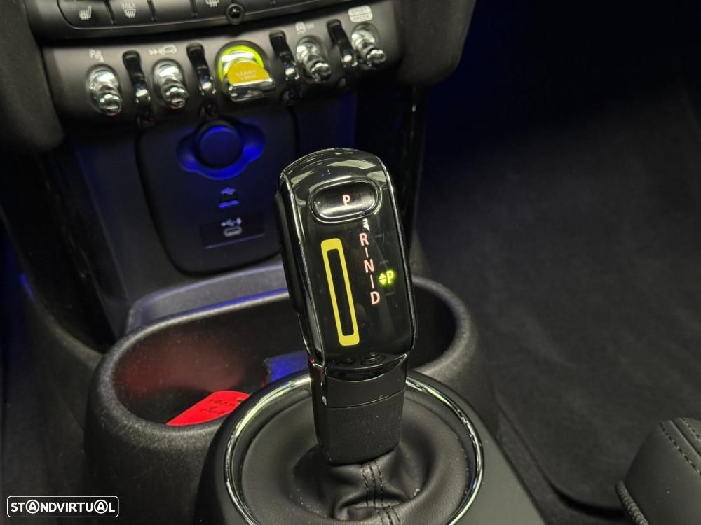 MINI 3 Portas Cooper SE Premium Essential - 38