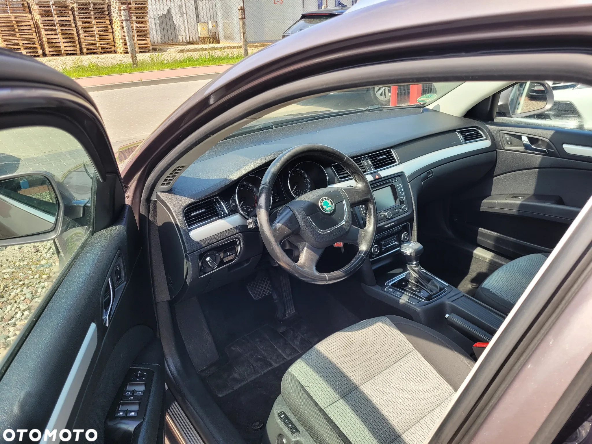 Skoda Superb 2.0 TDI Comfort DSG - 9