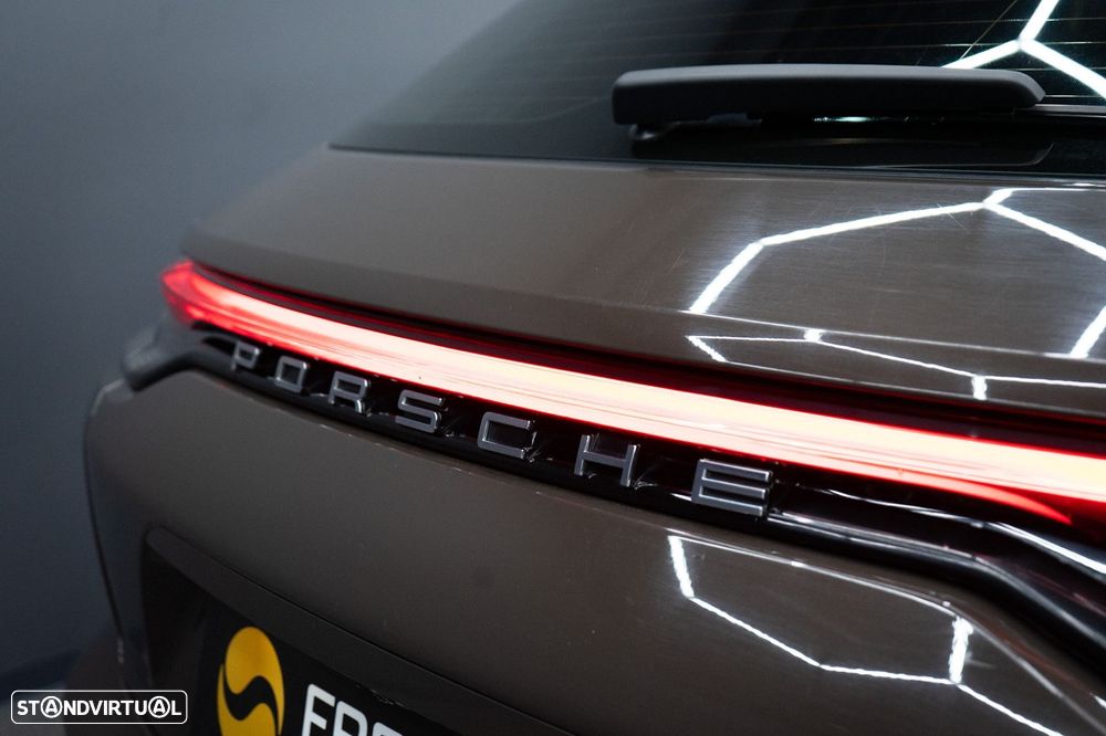 Porsche Panamera Sport Turismo 4 E-Hybrid - 20