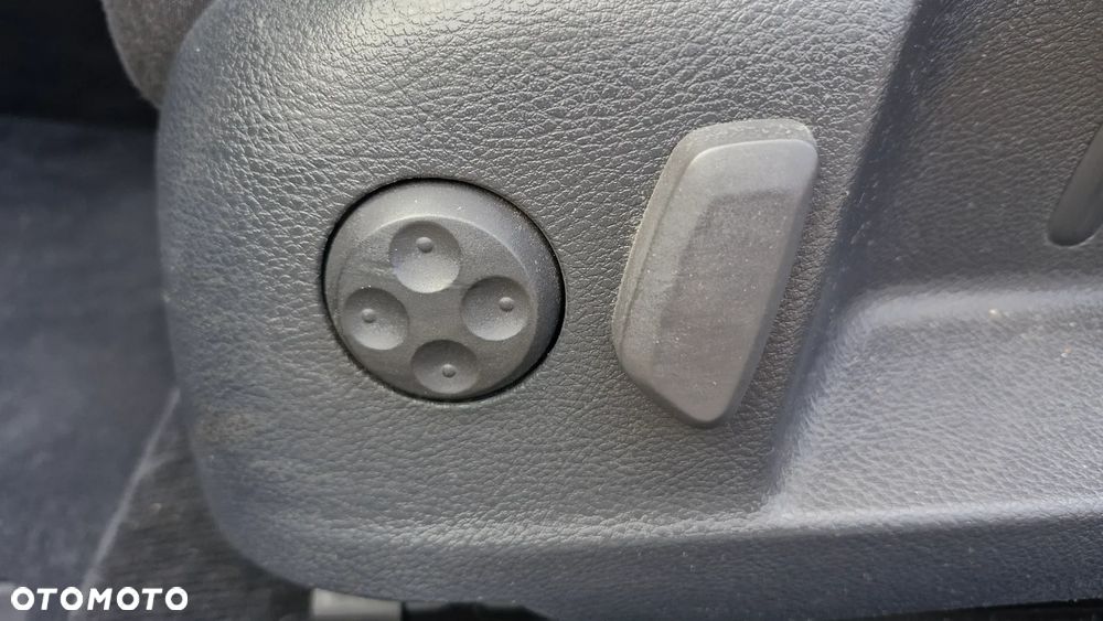 Volkswagen Passat 2.0 TDI DPF Sportline - 20