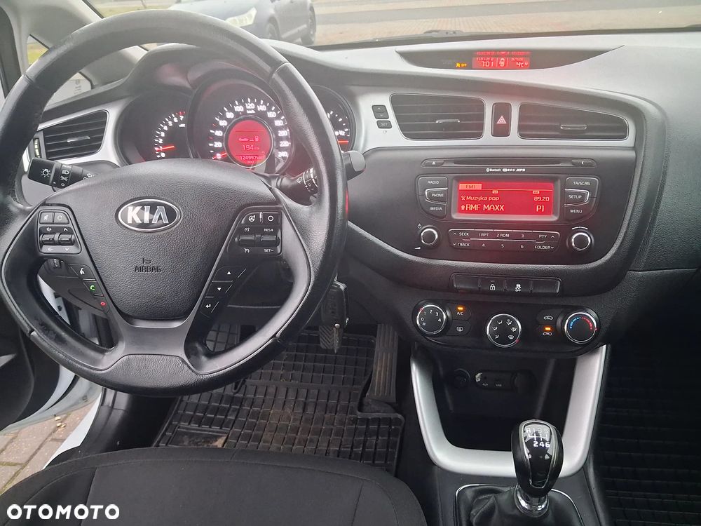 Kia Ceed 1.4 CVVT Spirit - 13