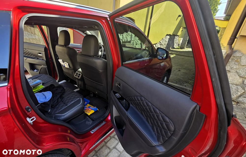 Mitsubishi Outlander - 14
